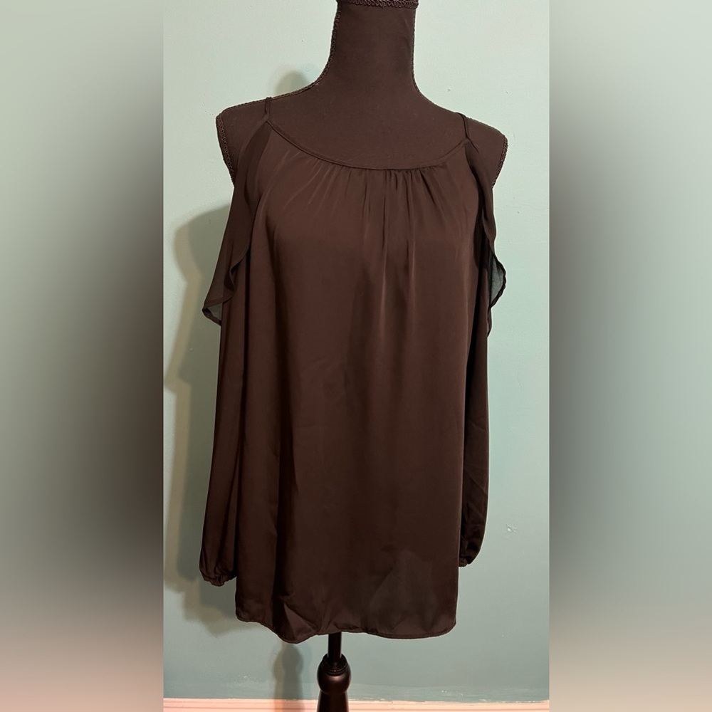 #84 White House Black Market blouse